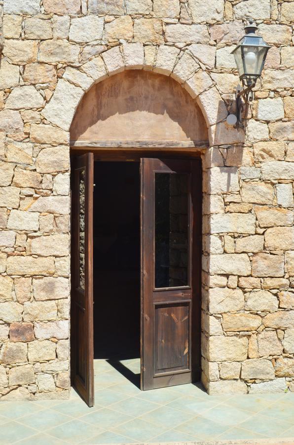 Principessa de Navarra Santa Maria Navarrese Exterior foto
